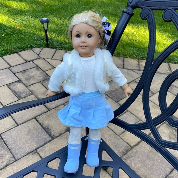 American Girl Doll, Blonde Hair, Blue Eyes